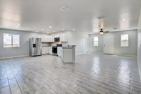 Corona De Tucson, AZ 85641,179 S Montgomery Avenue