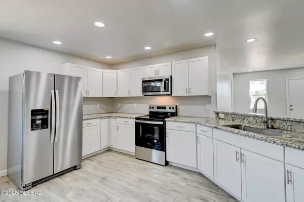 Corona De Tucson, AZ 85641,179 S Montgomery Avenue