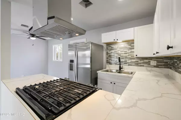 5609 E Juarez Street, Tucson, AZ 85711