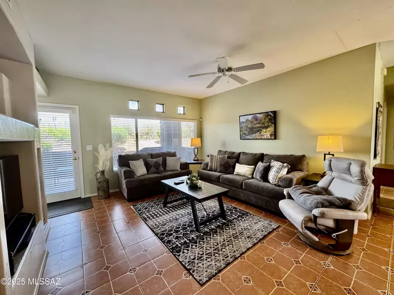 655 W Vistoso Highlands Drive #102, Oro Valley, AZ 85755