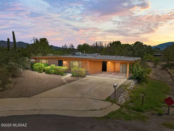 8641 E Mabel Place, Tucson, AZ 85715