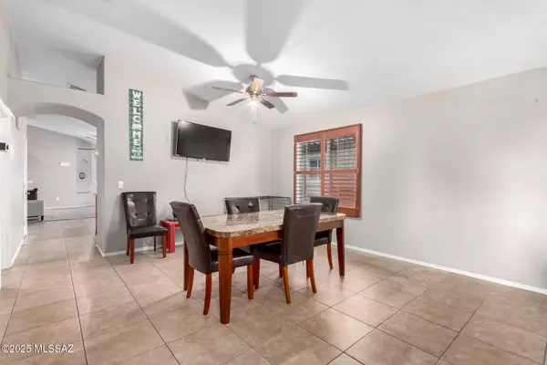 Sahuarita, AZ 85629,111 S Beyerville Place