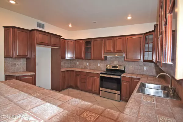 Nogales, AZ 85621,2622 N Camino Corona