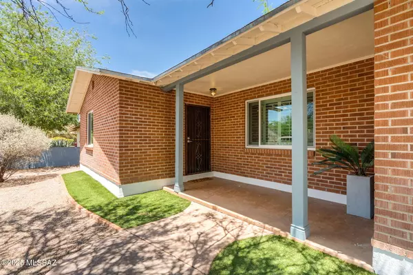 Tucson, AZ 85711,38 N Irving Avenue