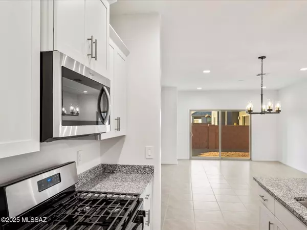 Tucson, AZ 85743,9871 N Solstice Avenue