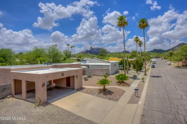 Tucson, AZ 85713,2821 W Saint Tropaz Avenue