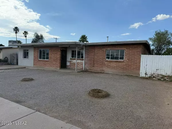 Tucson, AZ 85705,932 W Weymouth Street