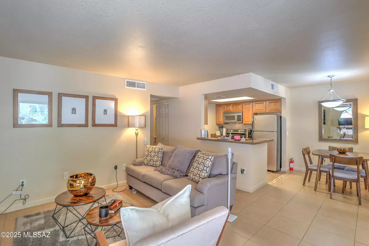 Tucson, AZ 85745,101 S Players Club Drive #28103