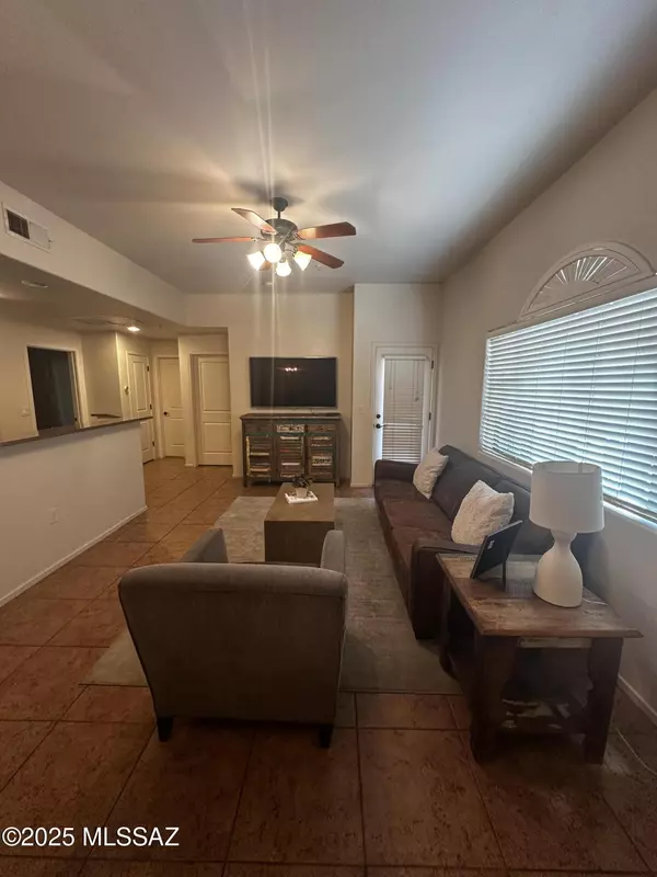 Tucson, AZ 85718,2018 E River Road #102