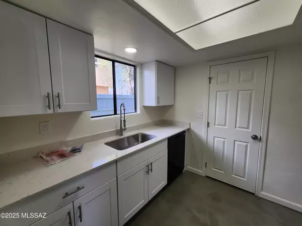 Tucson, AZ 85705,848 W Thurber Road
