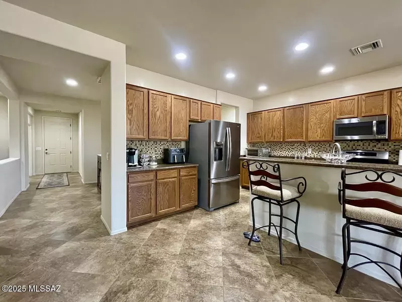 1076 E Empire Canyon Lane, Sahuarita, AZ 85629