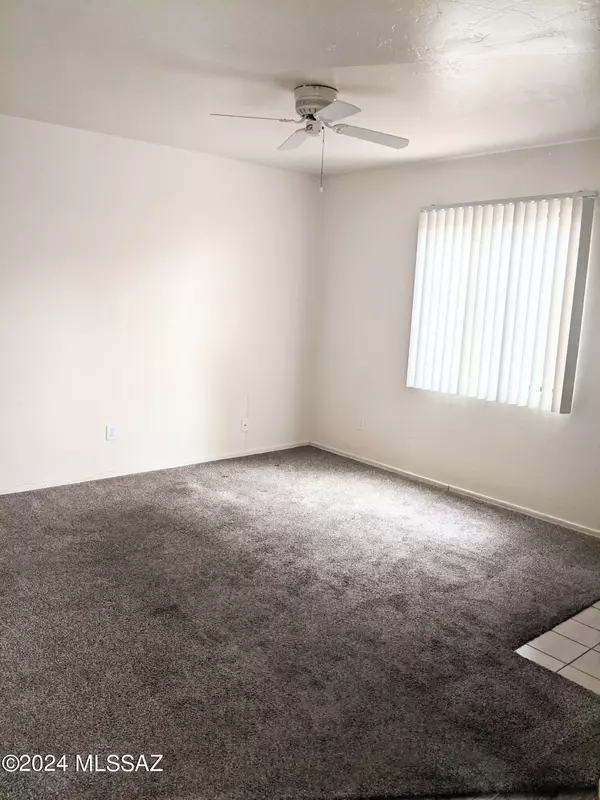 Tucson, AZ 85716,3315 E Presidio Road #4