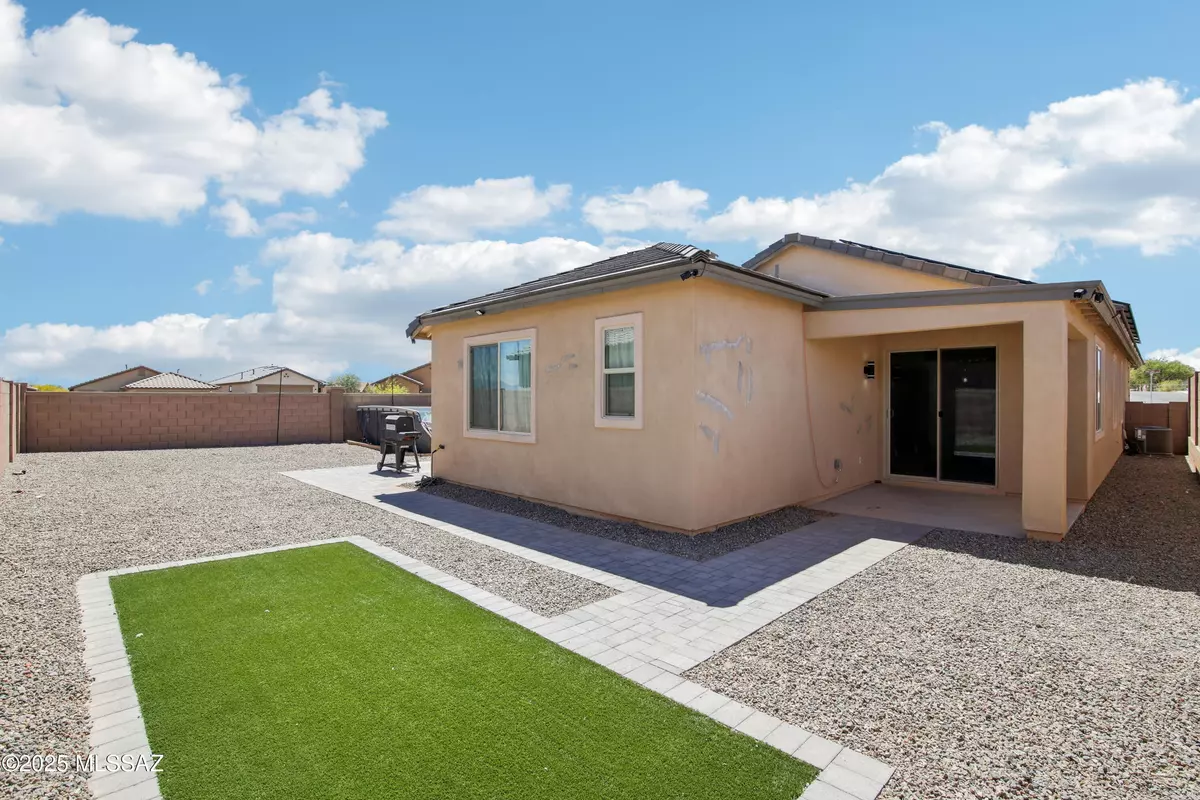 Sahuarita, AZ 85629,590 Calle Calca