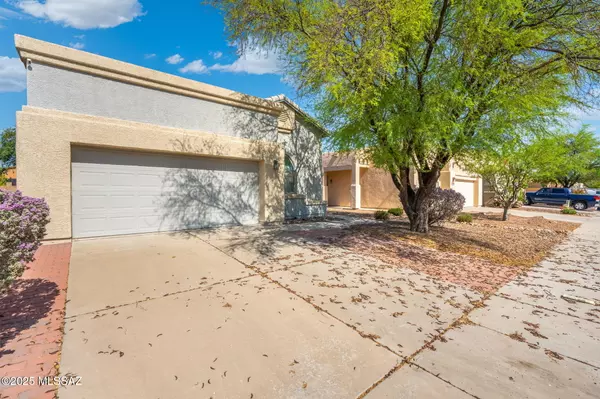 Green Valley, AZ 85614,2221 N Avenida Tabica