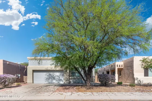 2221 N Avenida Tabica, Green Valley, AZ 85614