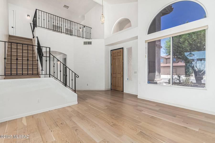 8910 E Autumn Sage Street, Tucson, AZ 85747