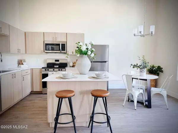 544 E Limberlost Drive #1102, Tucson, AZ 85705