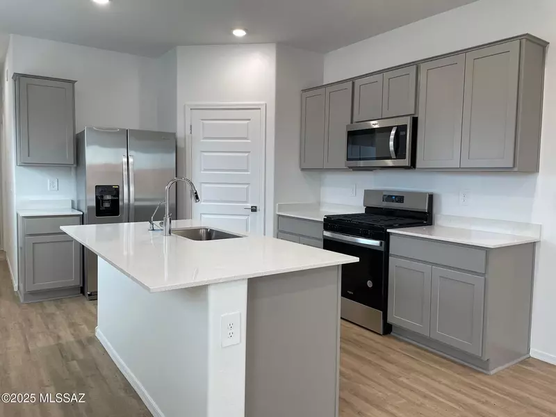 12189 E Morris Carson Drive, Vail, AZ 85641