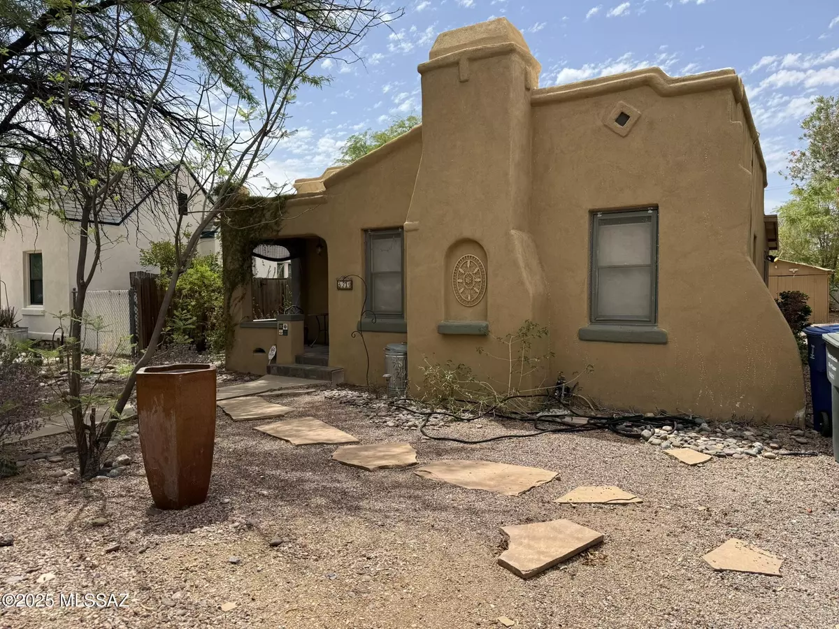 Tucson, AZ 85719,2310 E Helen Street
