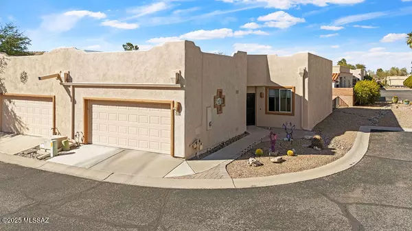 518 W Parkwood Court, Green Valley, AZ 85614