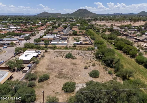 Tucson, AZ 85745,1750 W Riverview Boulevard #1