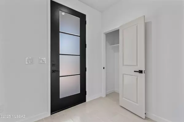 Nogales, AZ 85648,111 Espana Court