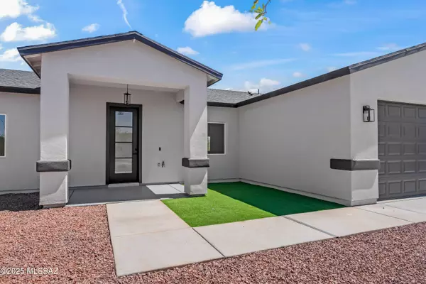 Nogales, AZ 85648,111 Espana Court