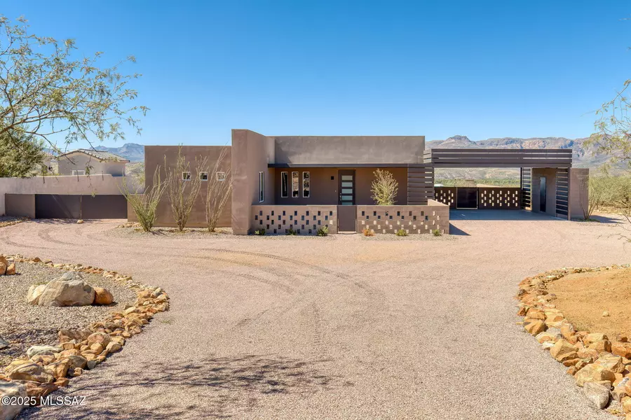 1652 Vereda Neblina, Rio Rico, AZ 85648