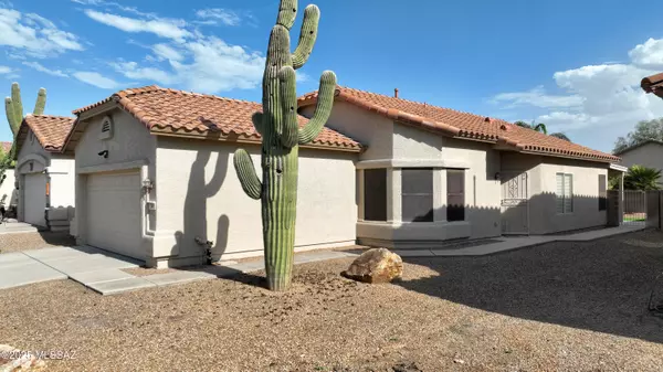 7541 W Splendor Drive, Tucson, AZ 85743