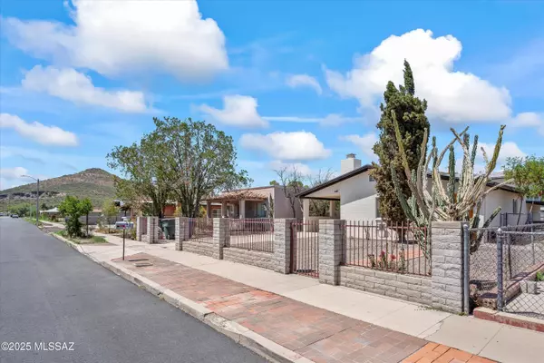 Tucson, AZ 85745,45 N Melrose Avenue