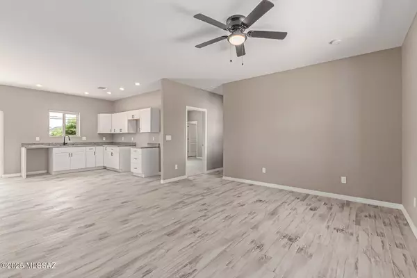 Tucson, AZ 85746,2821 W Roadrunner Road