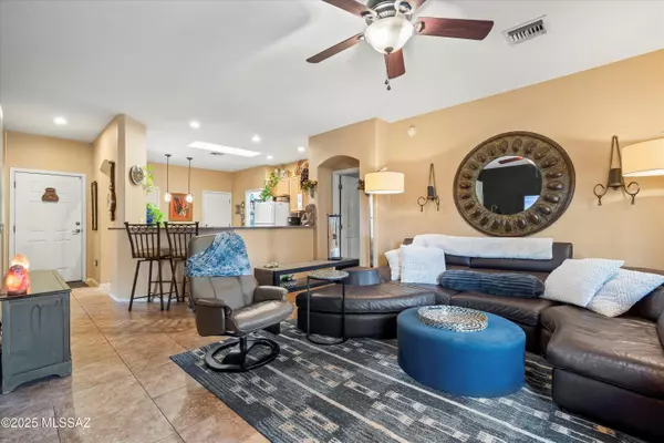 Green Valley, AZ 85614,93 E Calle Vivaz