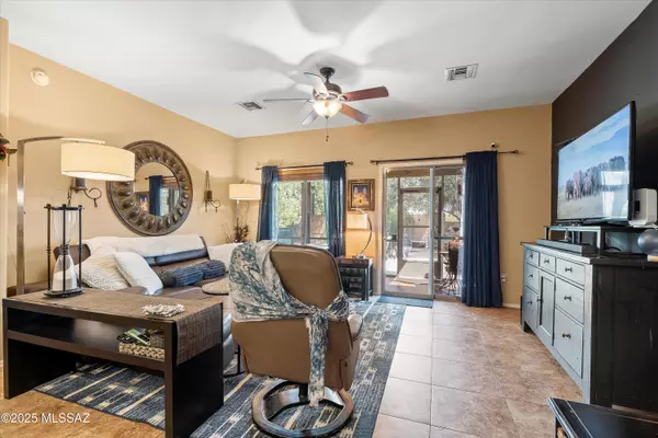 Green Valley, AZ 85614,93 E Calle Vivaz