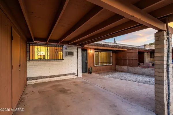 Tucson, AZ 85713,2641 S Enchanted Hills Drive