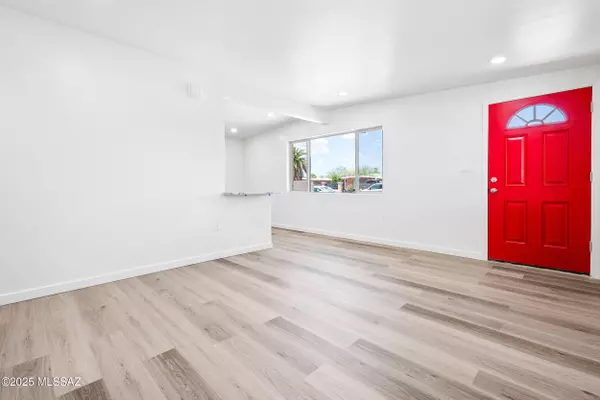 Tucson, AZ 85756,118 E Susana Street