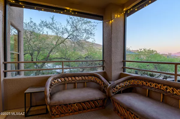 Tucson, AZ 85750,6655 N Canyon Crest Drive #25204