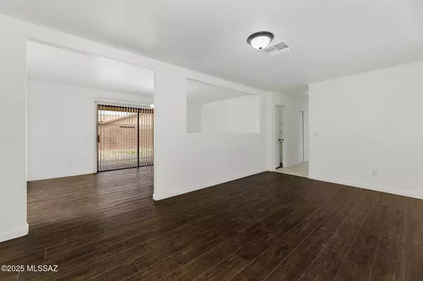 Tucson, AZ 85757,7516 W Tenderfoot Drive