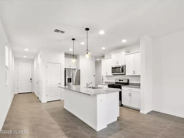 Tucson, AZ 85743,9853 N Solstice Avenue