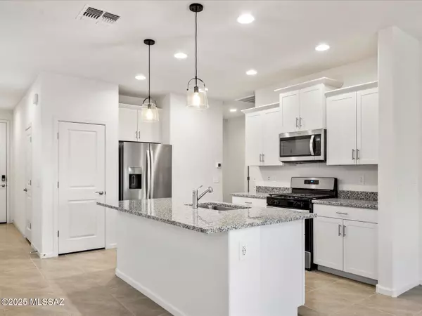 Tucson, AZ 85743,9853 N Solstice Avenue