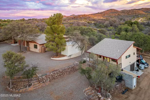 Oracle, AZ 85623,325 W Oak Hills Drive