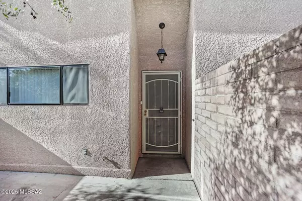 Tucson, AZ 85719,1604 E Blacklidge Drive #D