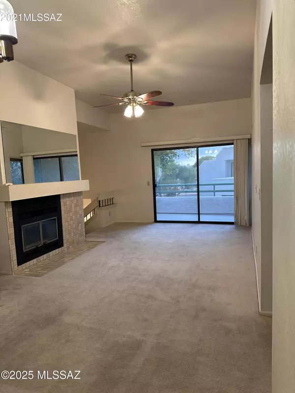 Tucson, AZ 85710,7949 E Colette Circle #UNIT 160