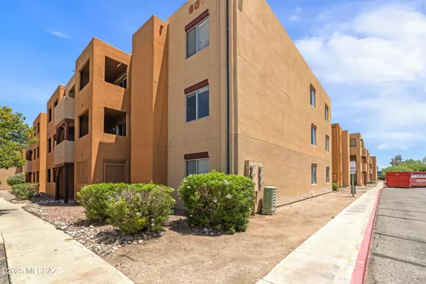 1810 E Blacklidge Drive #504, Tucson, AZ 85719
