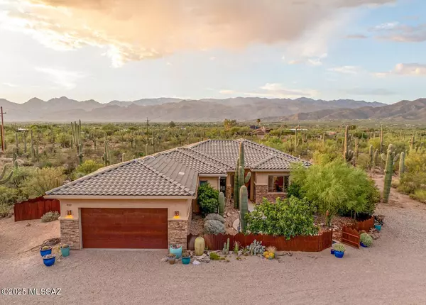 352 N Camino Del Codorniz, Tucson, AZ 85748