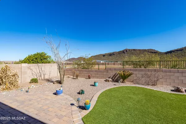 Marana, AZ 85653,9800 N Saguaro Breeze Way