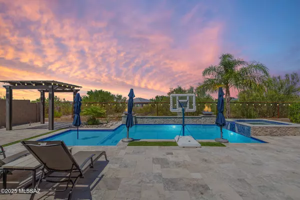 10961 N Delphinus Street, Oro Valley, AZ 85742