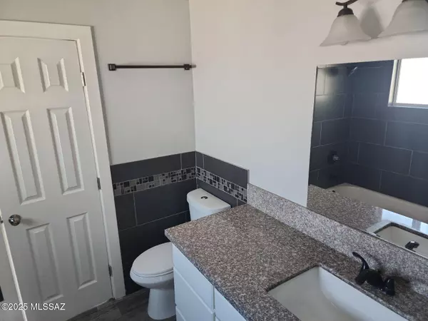 Tucson, AZ 85705,737 W Alturas Street