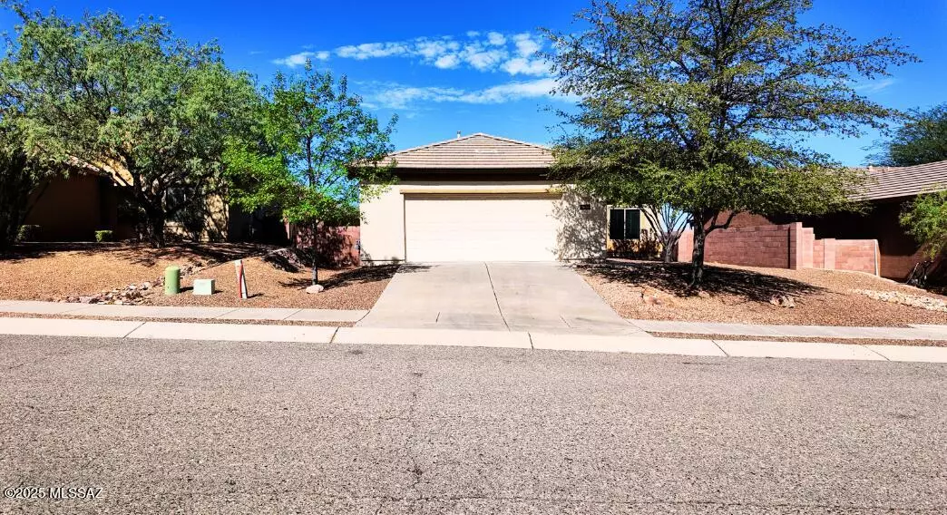 1030 S Limestone Street, Benson, AZ 85602