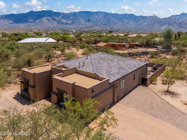 15150 N Gangarebo Place, Tucson, AZ 85739