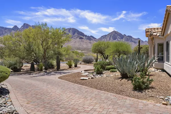 Oro Valley, AZ 85737,11515 N Flying Bird Drive